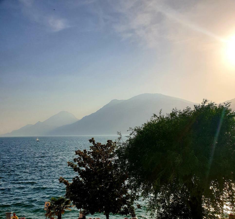 Assenza Lake Front Sweet Apartment Brenzone sul Garda Eksteriør bilde